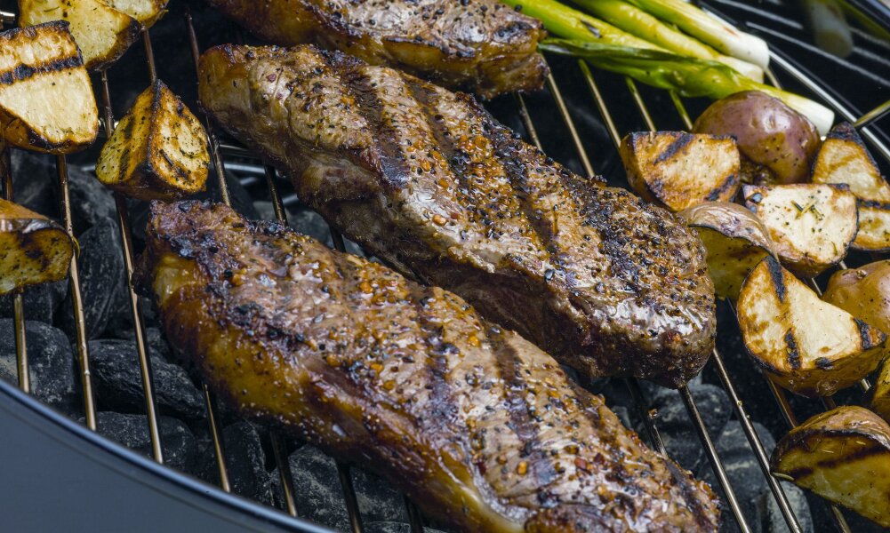 Угольный гриль Weber Classic Kettle 57 см черный