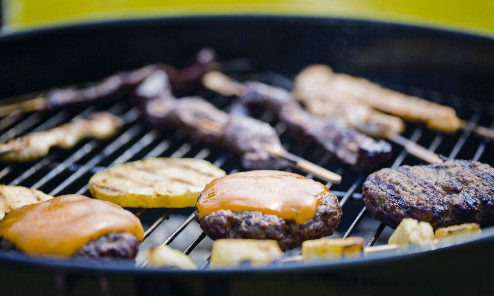 Угольный гриль Weber Classic Kettle 57 см черный