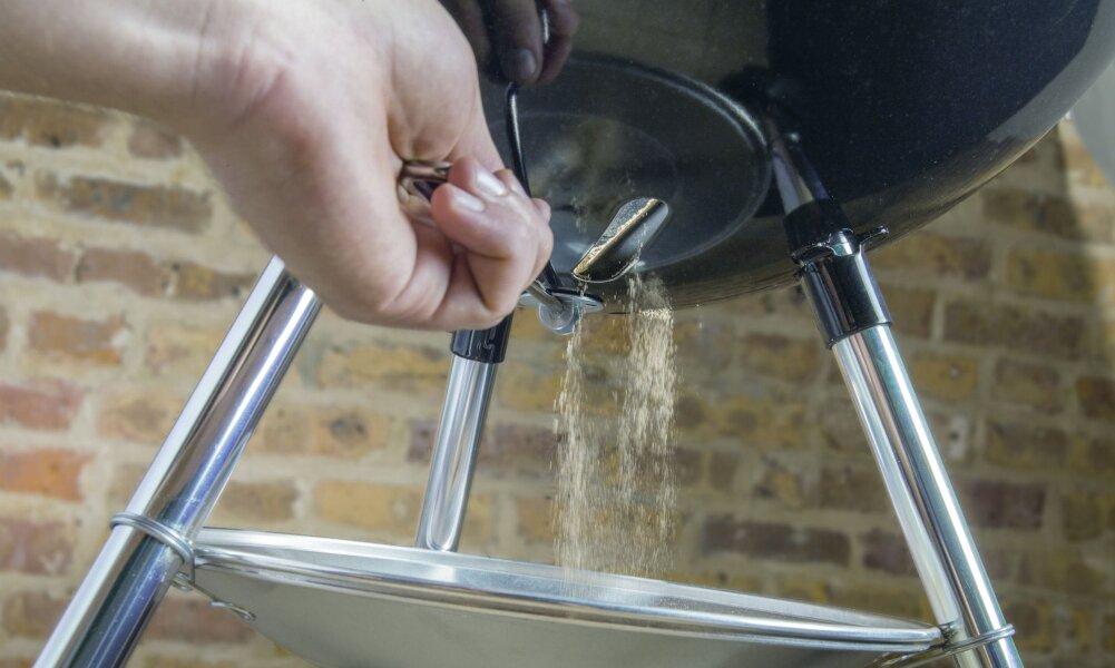 Угольный гриль Weber Classic Kettle 57 см черный