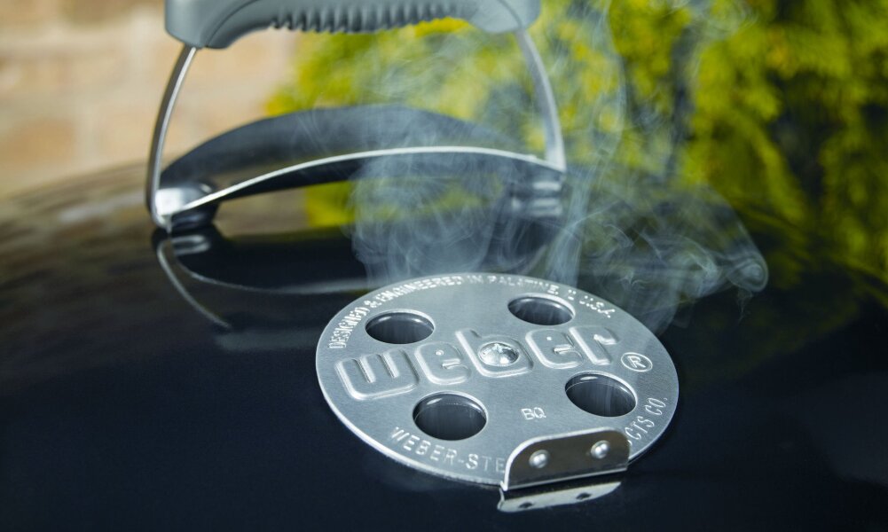 Угольный гриль Weber Classic Kettle 57 см черный