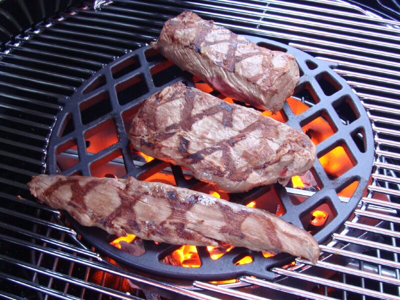 Решетка для гриля Weber Sear Grate (чугунная вставка для системы GBS)