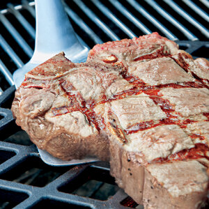 Решетка для гриля Weber Sear Grate (чугунная вставка для системы GBS)