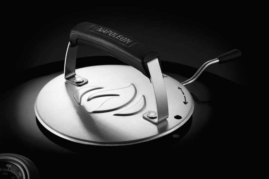 Система регулировки потока горячего воздуха с защитой от осадков и ветра