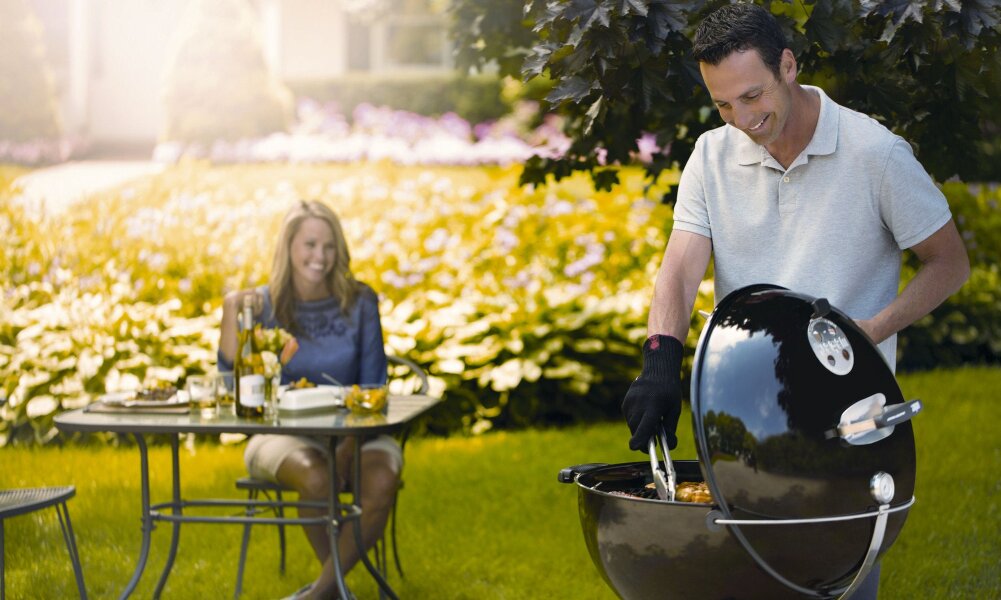 Угольный гриль Weber Master-Touch GBS 57 см черный