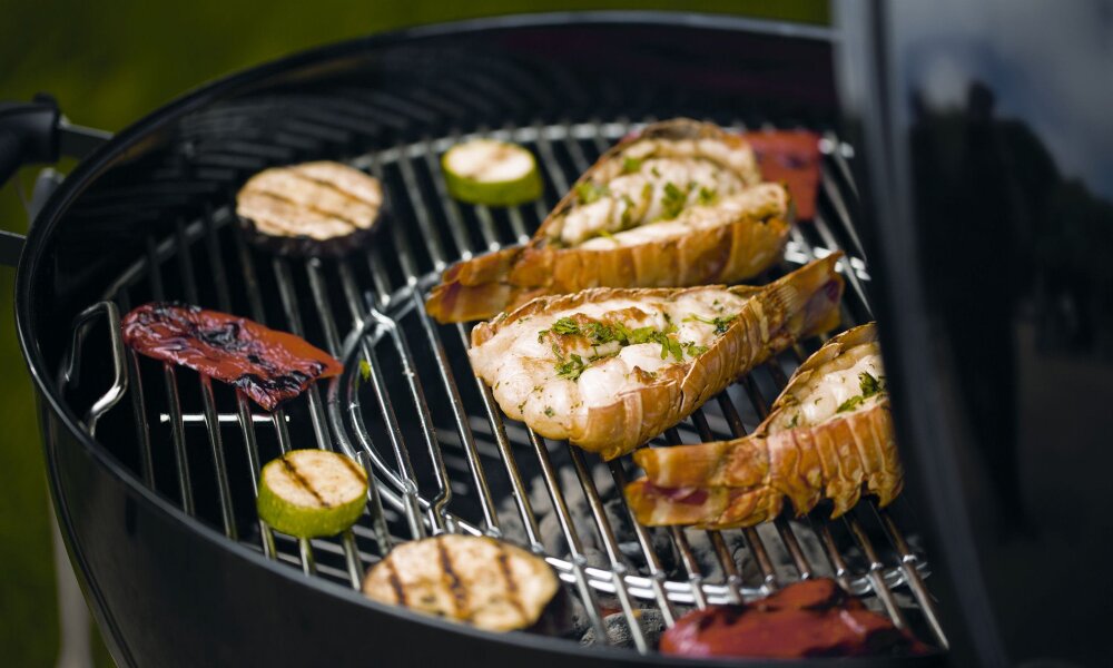 Угольный гриль Weber Master-Touch GBS 57 см черный