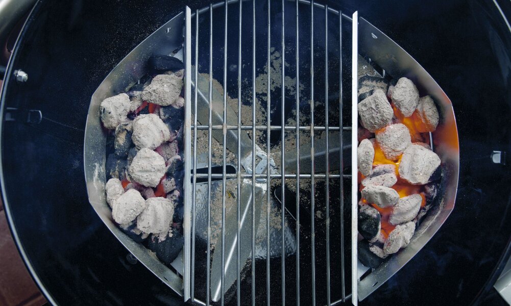 Угольный гриль Weber Master-Touch GBS 57 см черный