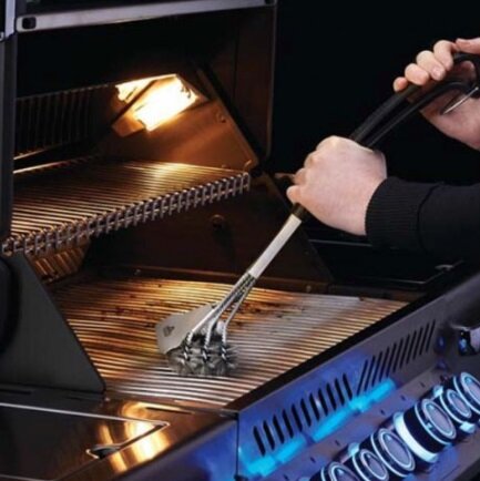 Щетка для чистки решеток гриля Napoleon трехрядная с ворсом из нерж. стали