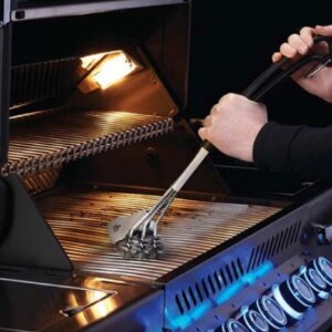 Щетка для чистки решеток гриля Napoleon трехрядная с ворсом из нерж. стали