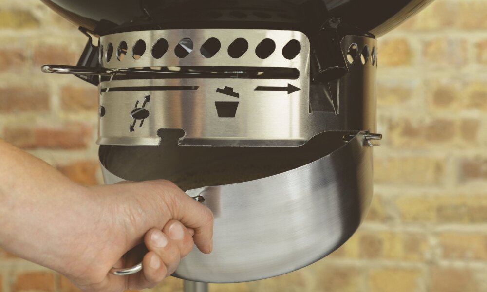 Угольный гриль Weber Performer Deluxe GBS 57 см черный