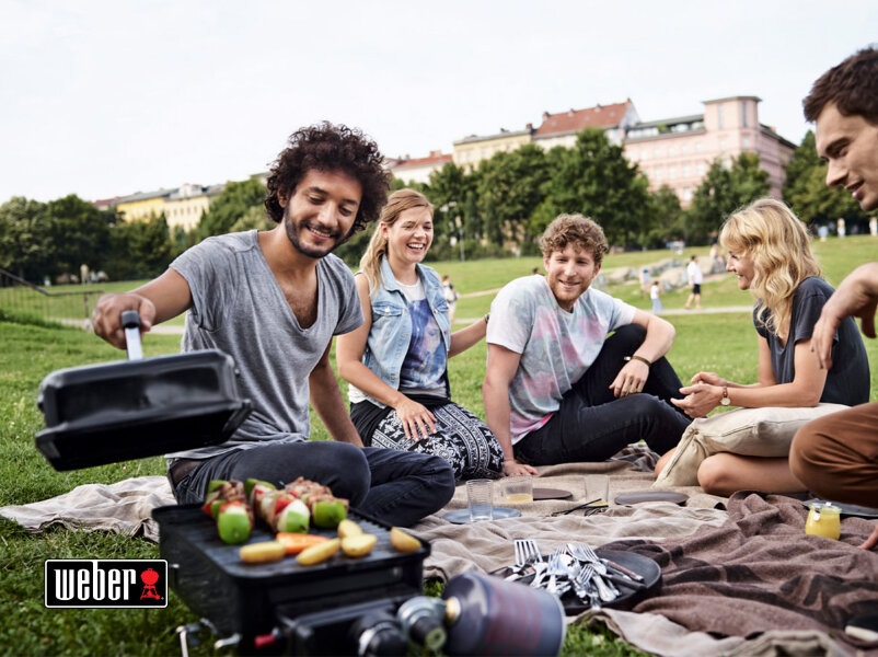 Газовый гриль Weber Go Anywhere Gas черный