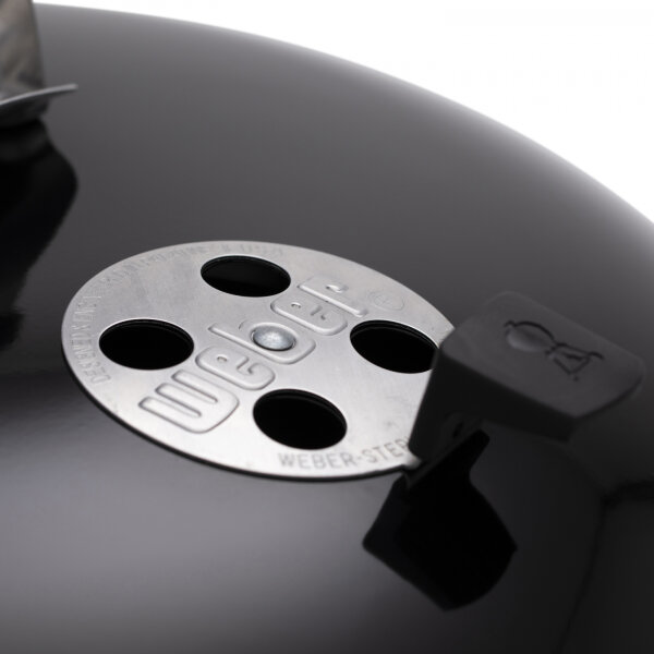 Угольный гриль Weber Master-Touch GBS E-6755 черный