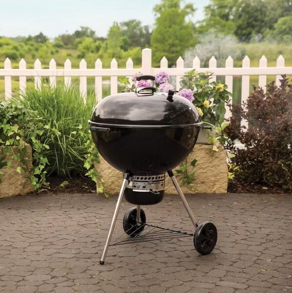 Угольный гриль Weber Master-Touch GBS E-6755 черный