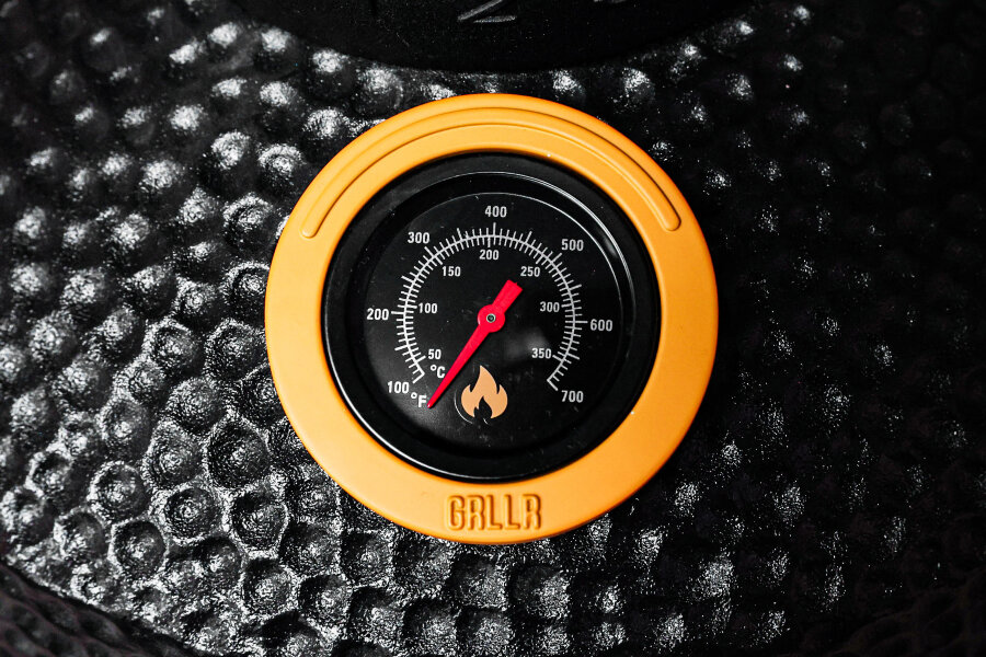 Керамический гриль GRLLR Ember 16″ глянцево-черный с тележкой