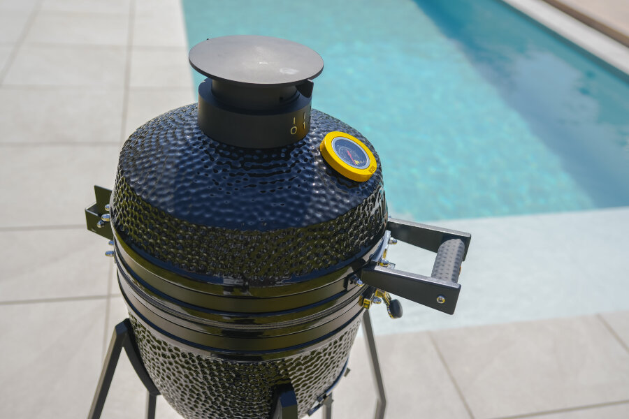 Керамический гриль GRLLR Ember 16″ глянцево-черный с тележкой