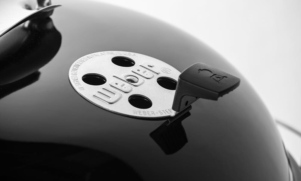 Угольный гриль Weber Master-Touch GBS SE E-5755 черный