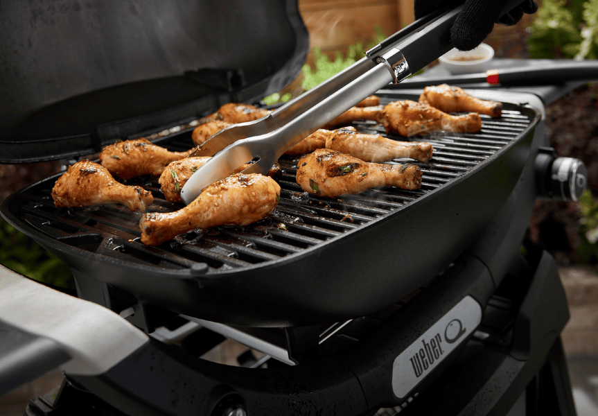 Газовый гриль Weber Q 2200N черный на подставке