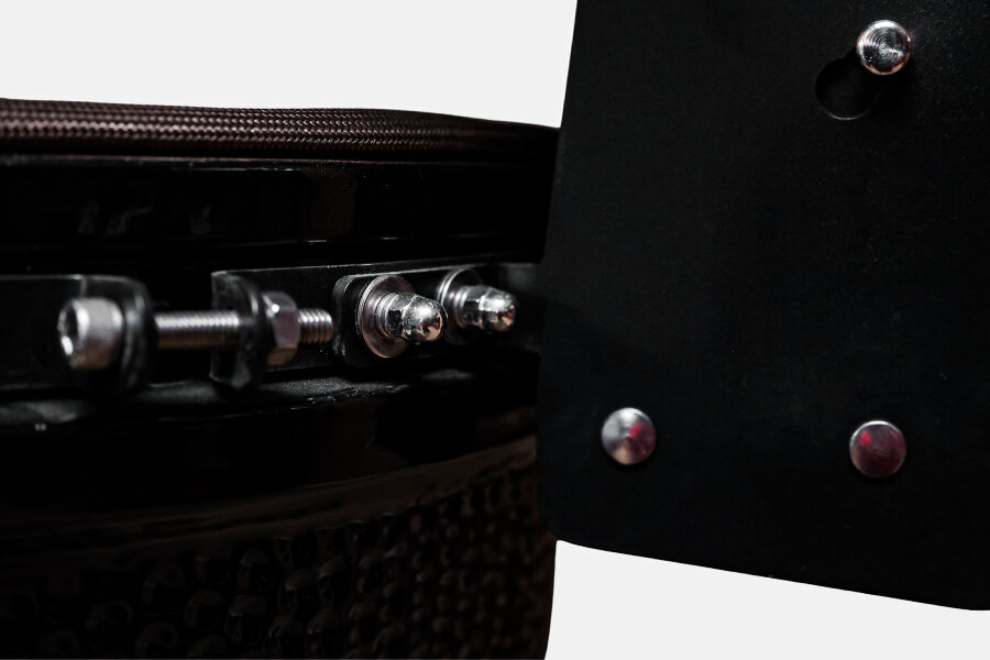 Керамический гриль GRLLR Ember 18″ глянцево-черный с тележкой