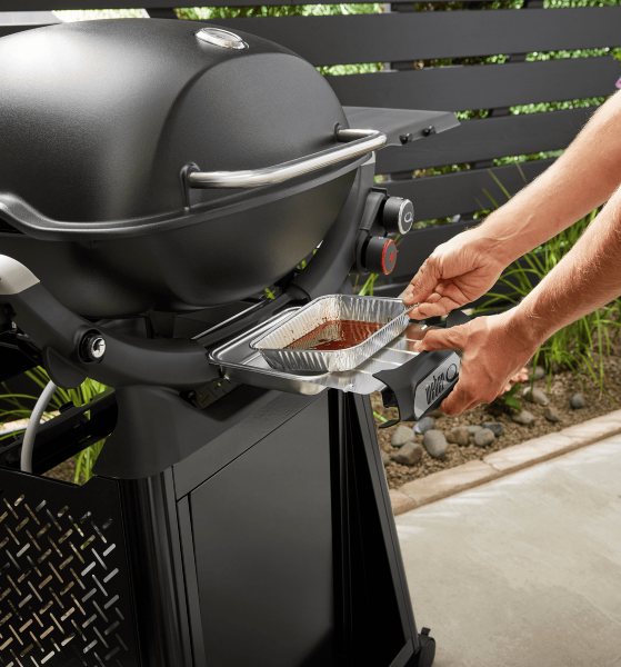 Газовый гриль Weber Q 3200N черный с тележкой