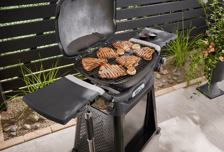 Газовый гриль Weber Q 3200N черный с тележкой