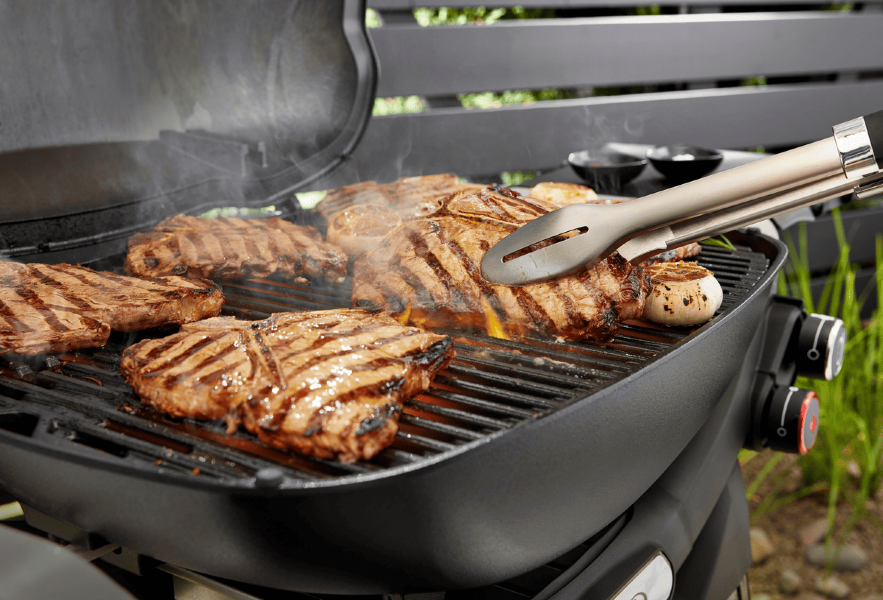 Газовый гриль Weber Q 3200N черный с тележкой