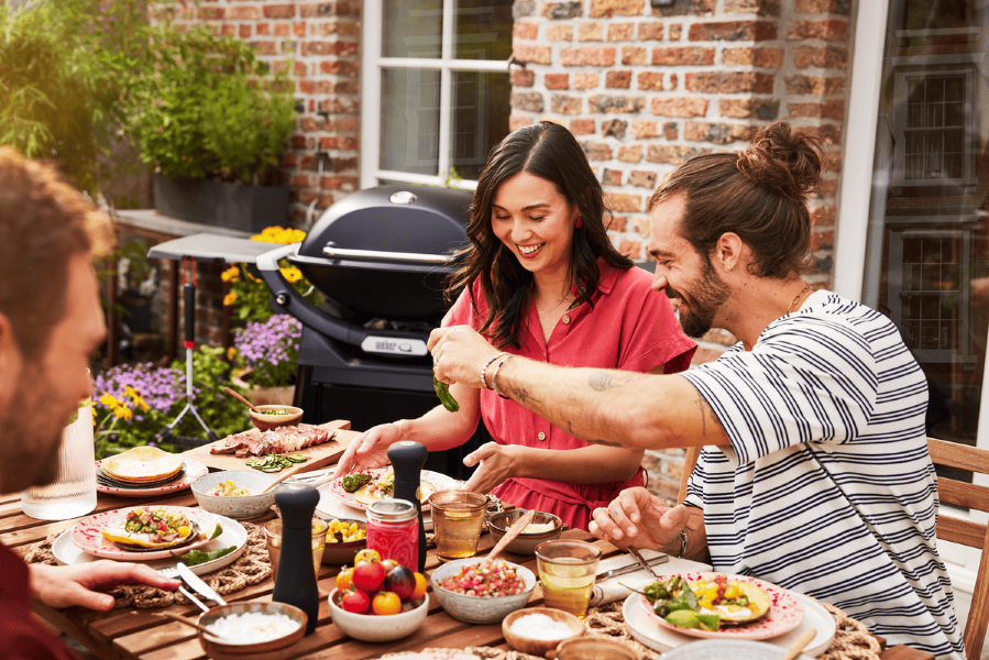 Газовый гриль Weber Q 3200N черный с тележкой