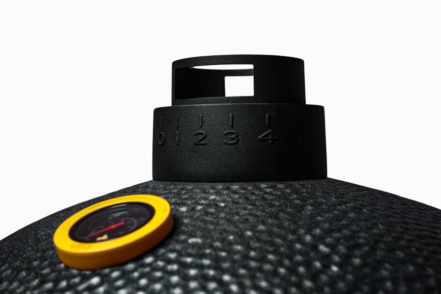 Керамический гриль GRLLR Ember 22″ глянцево-черный с тележкой