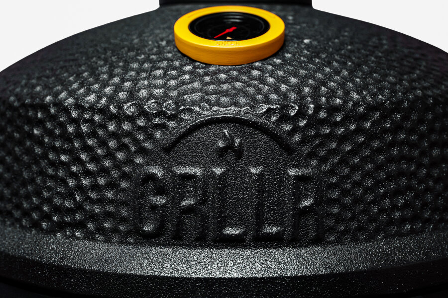 Керамический гриль GRLLR Ember 22″ глянцево-черный с тележкой