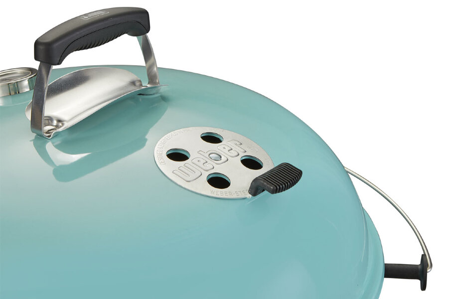 Угольный гриль Weber Master-Touch GBS C-5750 бирюзовый