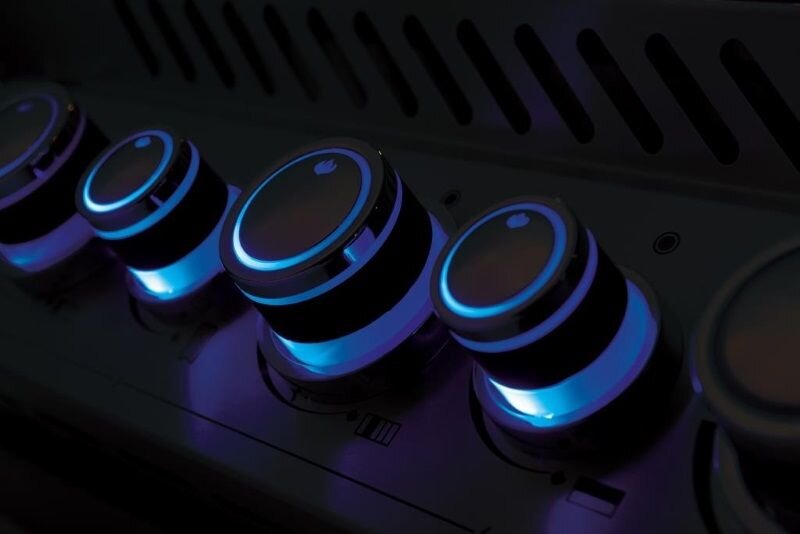 Газовый гриль Napoleon Prestige PRO-825