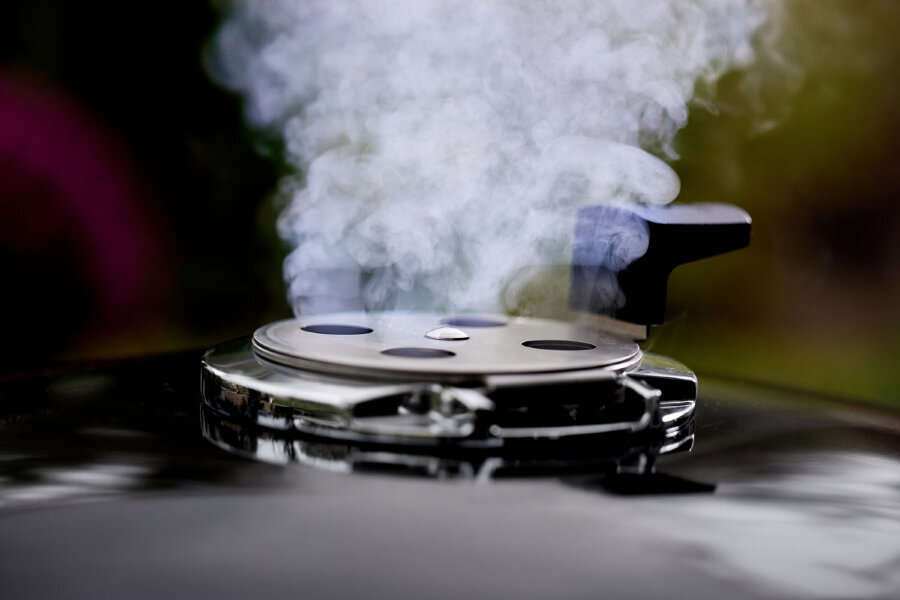 Угольный гриль Weber Summit Kamado E6