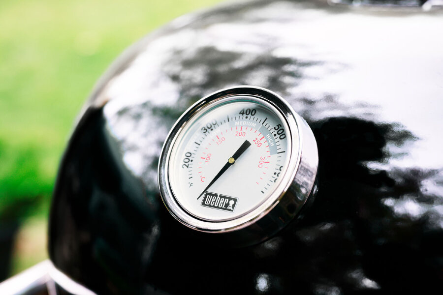 Угольный гриль Weber Summit Kamado E6