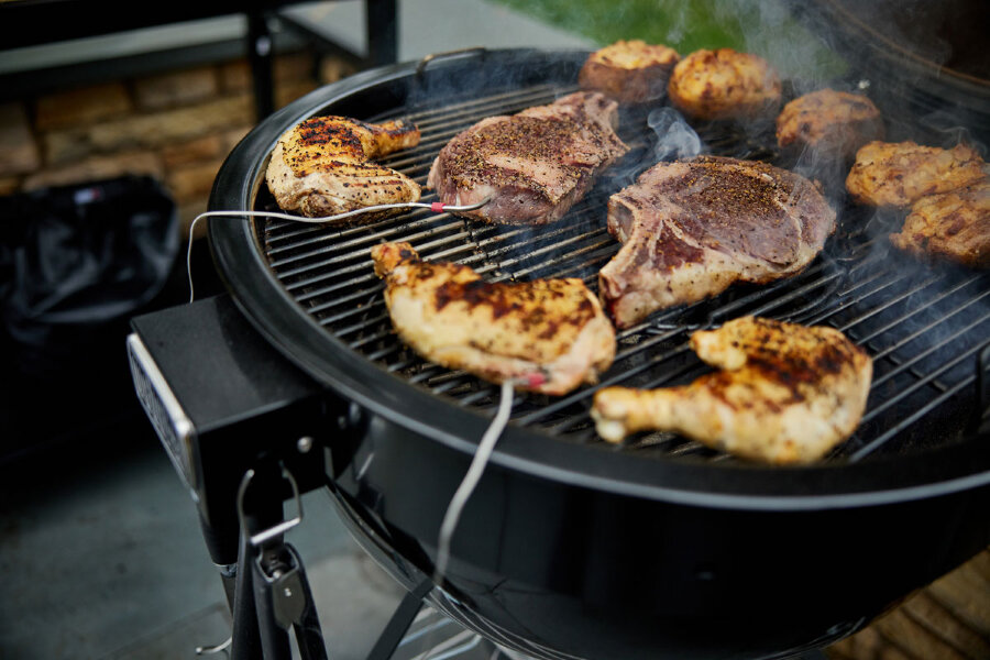 Угольный гриль Weber Summit Kamado E6