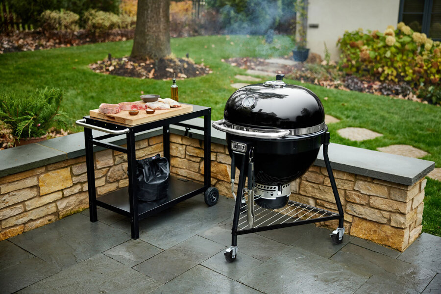 Угольный гриль Weber Summit Kamado E6