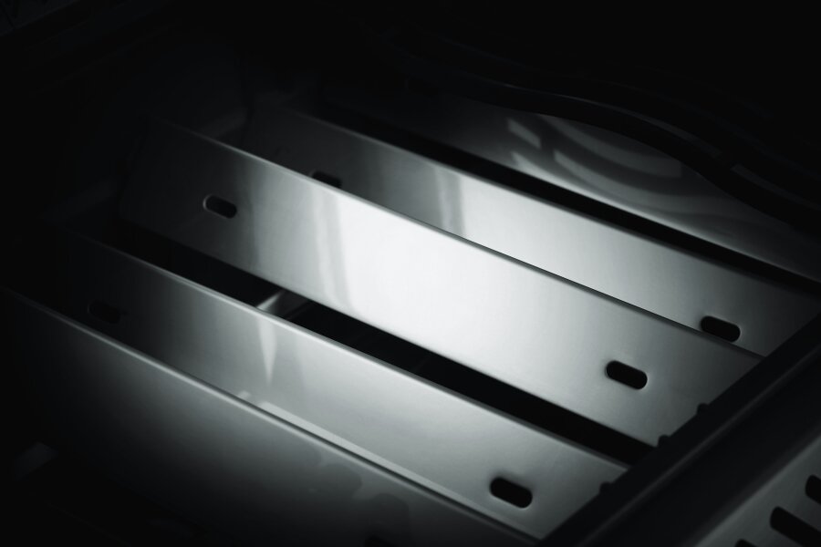 Газовый гриль Napoleon Rogue-425 SB с конфоркой черный