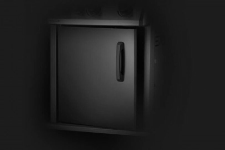 Газовый гриль Napoleon Rogue-425 SB с конфоркой черный