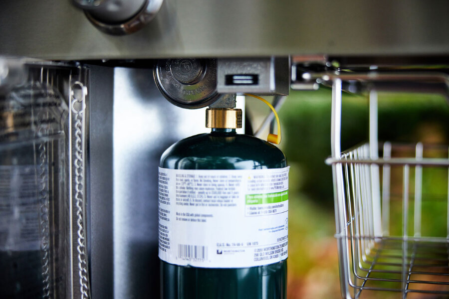 Угольный гриль Weber Summit Kamado S6 Grill Center