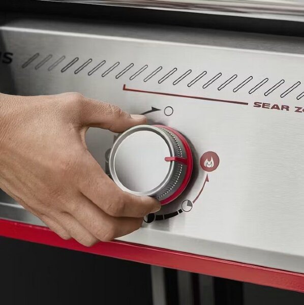 Газовый гриль Weber Genesis E-325W черный