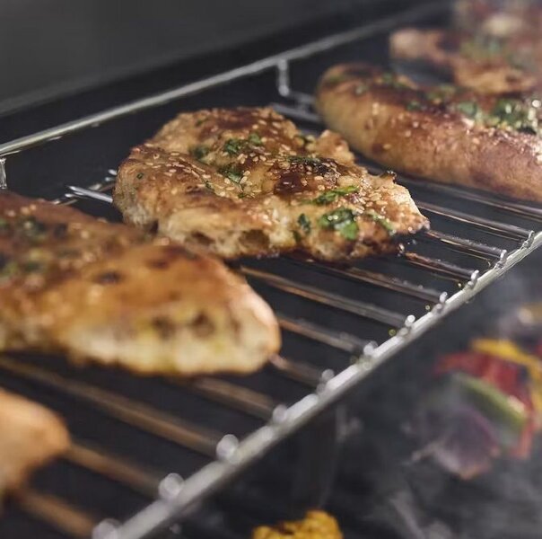 Газовый гриль Weber Genesis E-315W черный