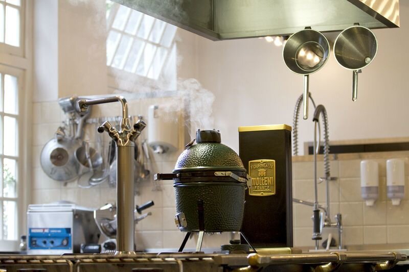 Керамический гриль Big Green Egg Mini