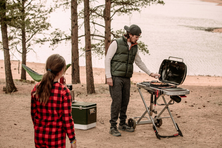 Газовый гриль Weber Traveler черный