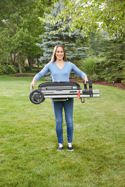 Газовый гриль Weber Traveler черный