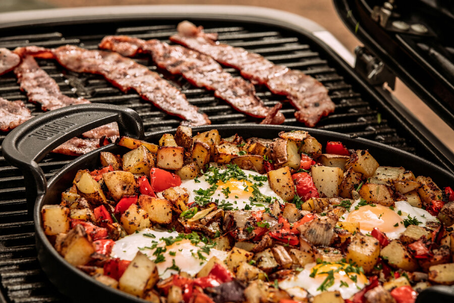 Газовый гриль Weber Traveler черный