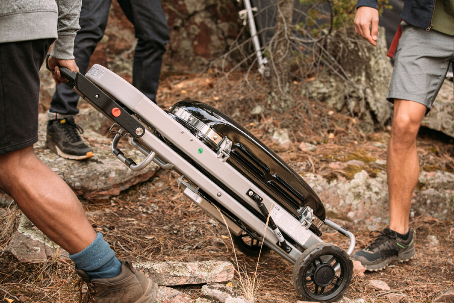 Газовый гриль Weber Traveler черный