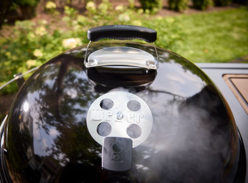 Угольный гриль Weber Performer Premium Smart GBS 57 см черный  