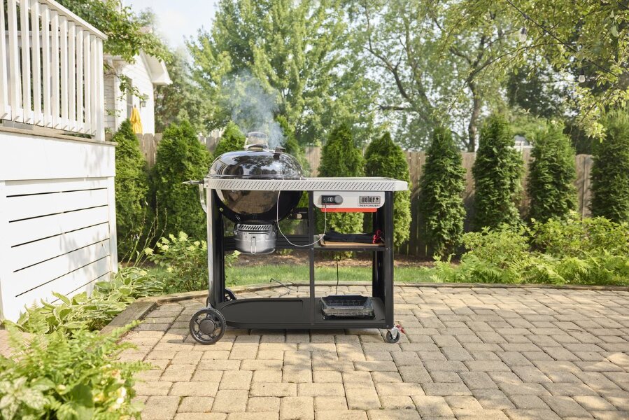 Угольный гриль Weber Performer Premium Smart GBS 57 см черный  