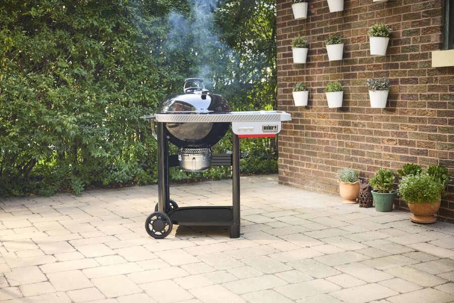 Угольный гриль Weber Performer GBS 57 см черный 