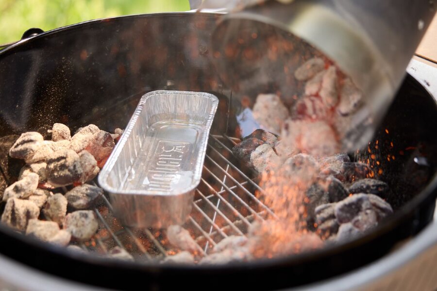 Угольный гриль Weber Performer GBS 57 см черный 