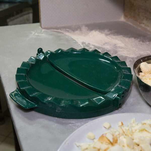 Пресс для кальцоне Big Green Egg большой