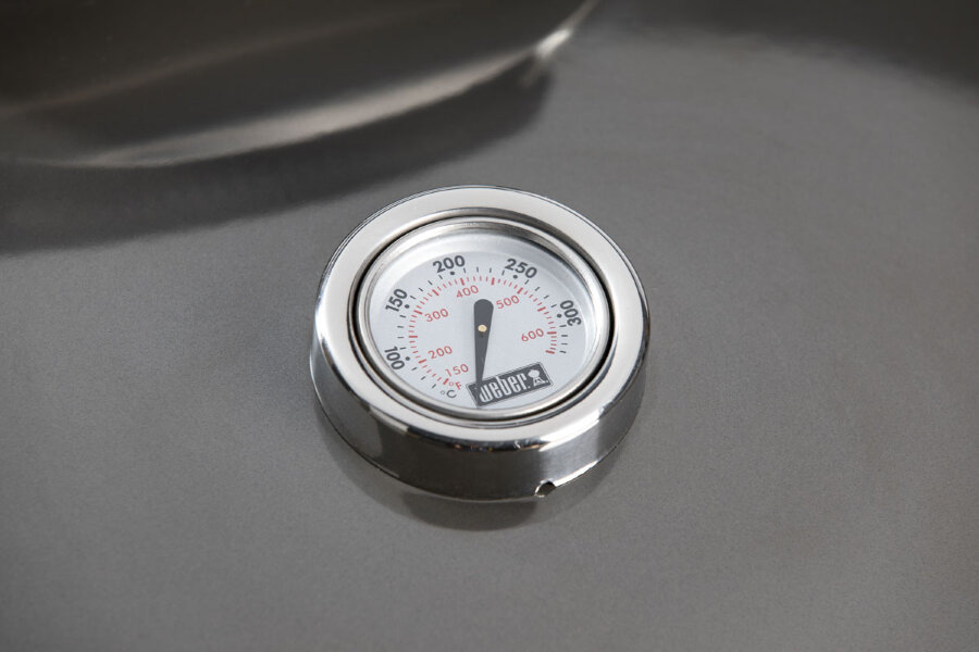 Угольный гриль Weber Master-Touch GBS C-5750 дымчатый