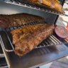 Вертикальная коптильня Broil King (угольный смокер)